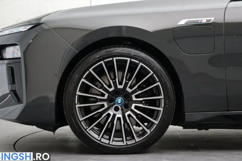 BMW M760 (Seria 7) din 2025 cu 6.305 km - oferta BMW223592 - foto 6