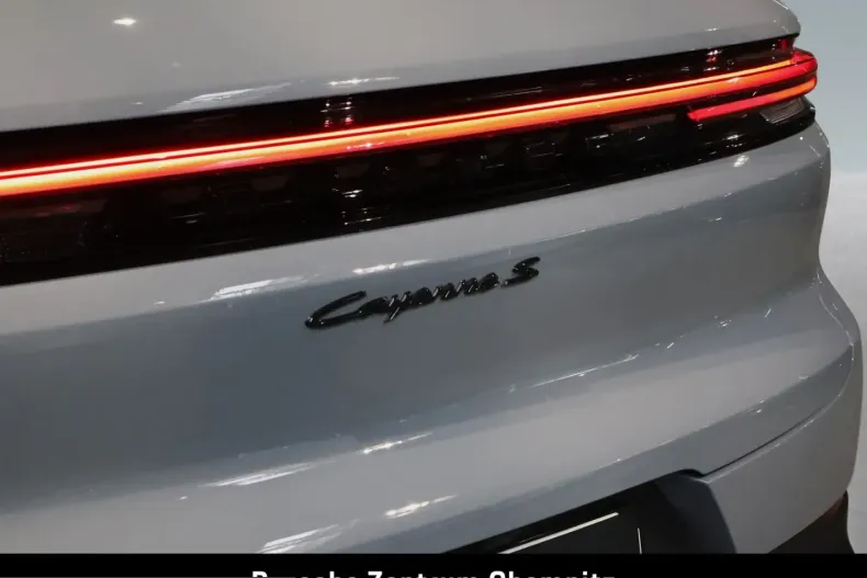 Porsche Cayenne din 2024 cu 16.190 km - oferta POR223610 - foto 38