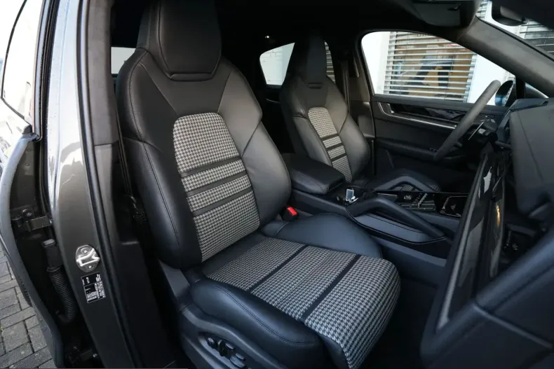 Porsche Cayenne din 2024 cu 8.500 km - oferta POR223644 - foto 23