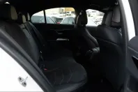 Mercedes-Benz E 200 (Clasa E) din 2025 cu 4.440 km - oferta MER223647 - foto 4