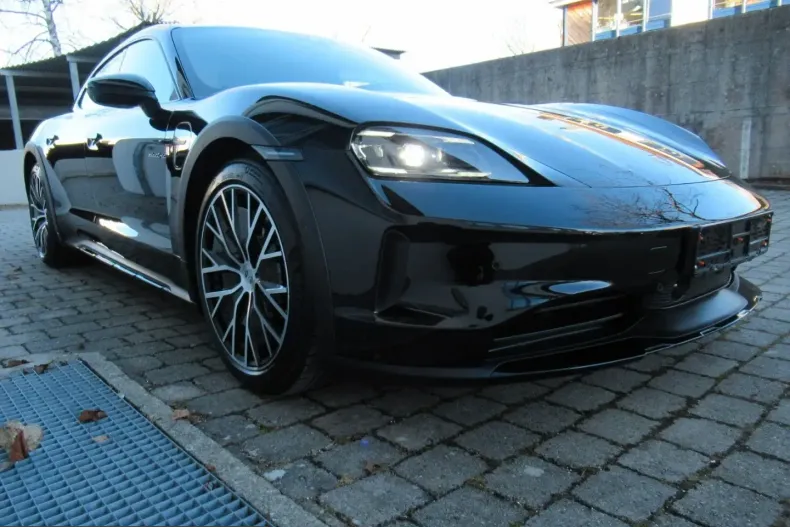 Porsche Taycan din 2024 cu 5.000 km - oferta POR223660 - foto 5
