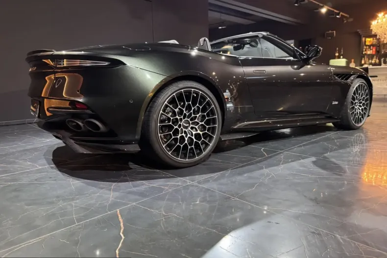 Aston Martin DBS din 2023 cu 5.490 km - oferta AST223670 - foto 8