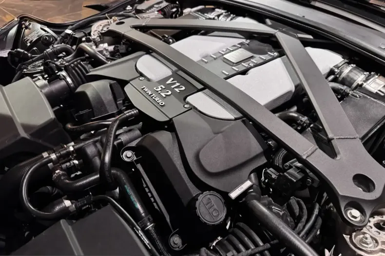 Aston Martin DBS din 2023 cu 5.490 km - oferta AST223670 - foto 24