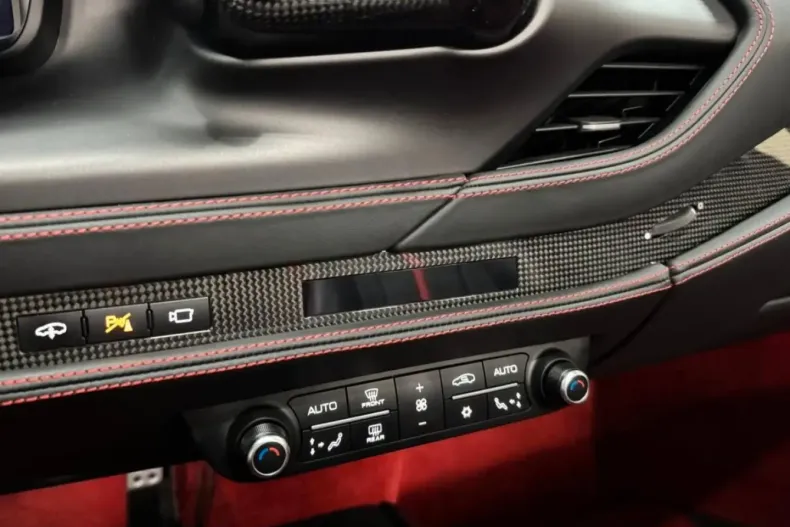 Ferrari F8 din 2021 cu 4.000 km - oferta FER223671 - foto 8