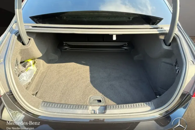 Mercedes-Benz E 220 (Clasa E) din 2025 cu 25.426 km - oferta MER223684 - foto 15