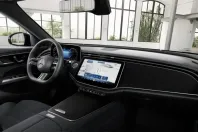 Mercedes-Benz E 220 (Clasa E) din 2024 cu 24.377 km - oferta MER223685 - foto 8