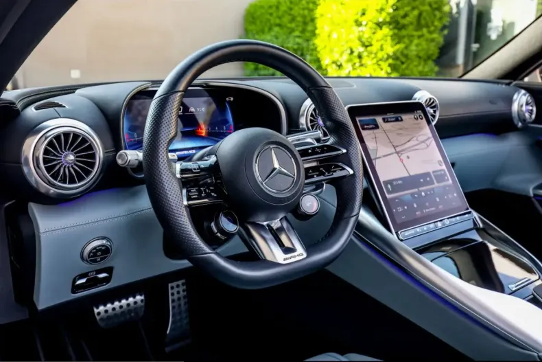 Mercedes-Benz SL 63 AMG (Clasa SL) din 2023 cu 14.500 km - oferta MER223689 - foto 12