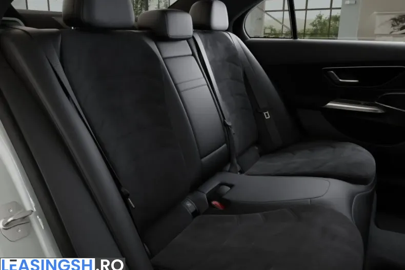 Mercedes-Benz E 220 (Clasa E) din 2025 cu 21.697 km - oferta MER223701 - foto 9