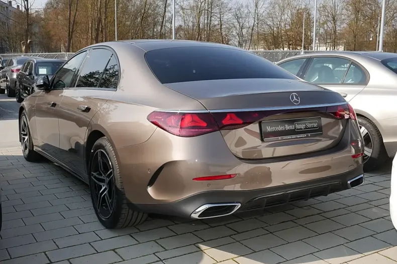 Mercedes-Benz E 220 (Clasa E) din 2024 cu 5.597 km - oferta MER223709 - foto 2