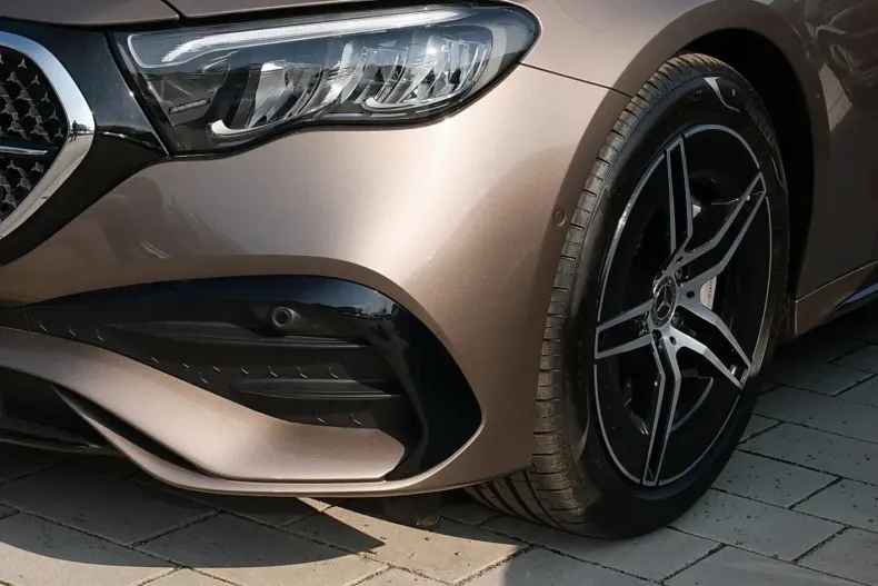Mercedes-Benz E 220 (Clasa E) din 2024 cu 5.597 km - oferta MER223709 - foto 3