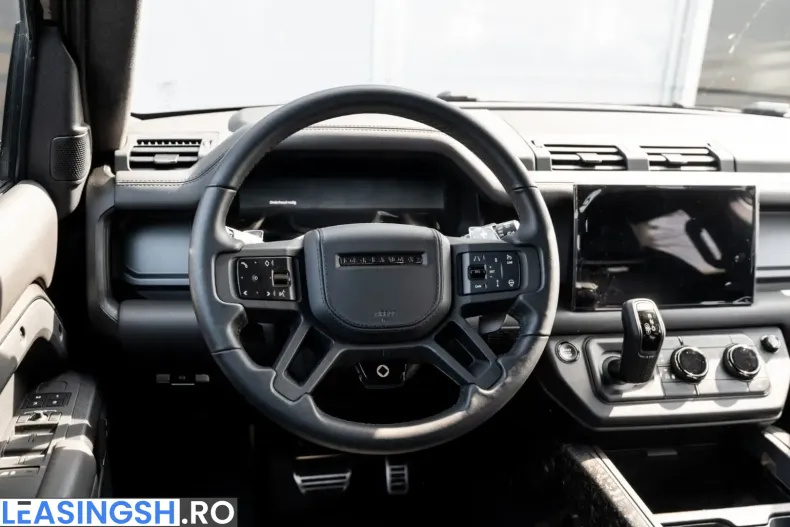 Land Rover Defender din 2025 cu 9.500 km - oferta LAN223710 - foto 12