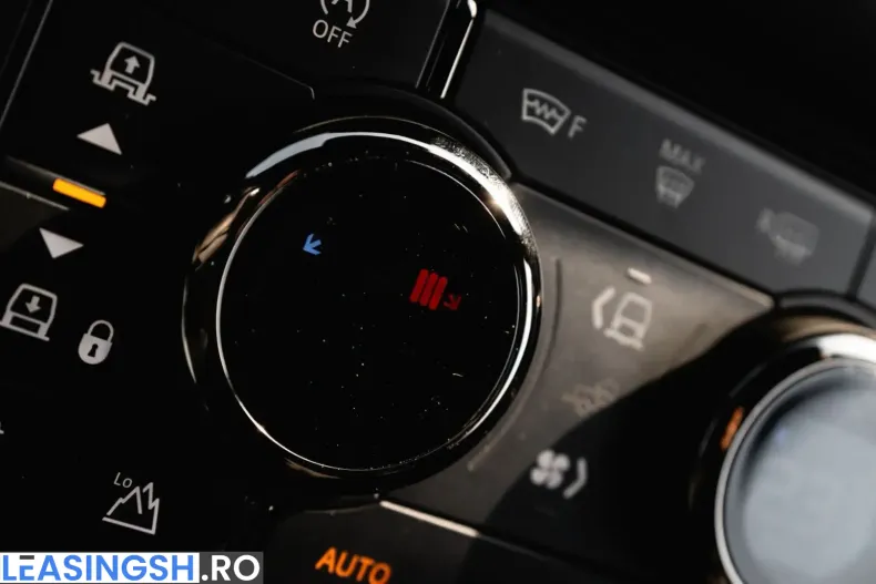 Land Rover Defender din 2025 cu 9.500 km - oferta LAN223710 - foto 27