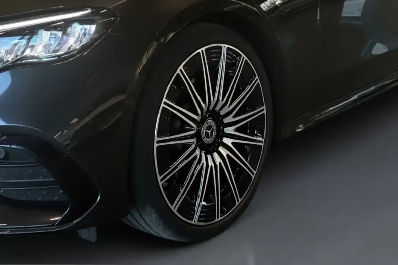 Mercedes-Benz E 200 (Clasa E) din 2025 cu 7.503 km - oferta MER223713 - foto 3