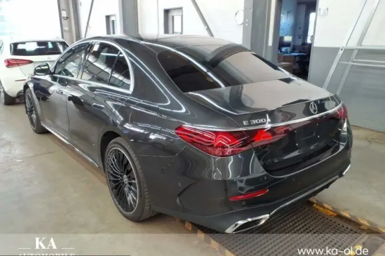 Mercedes-Benz E 300 (Clasa E) din 2024 cu 63.500 km - oferta MER223721 - foto 4