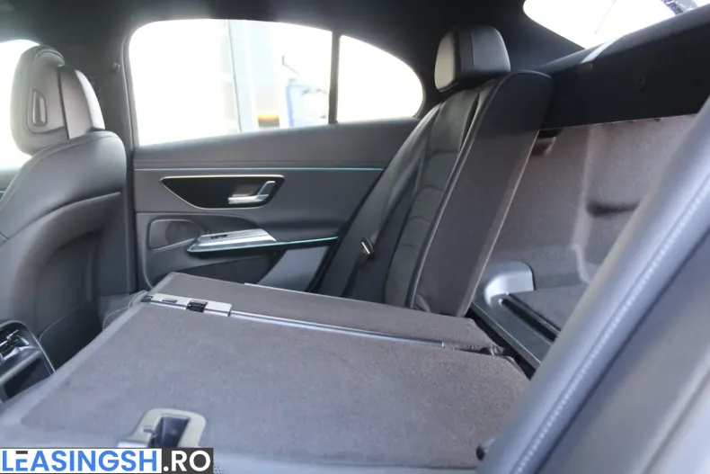 Mercedes-Benz E 200 (Clasa E) din 2024 cu 15.860 km - oferta MER223725 - foto 9