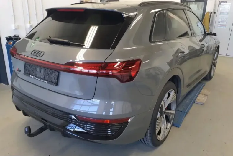 Audi Q8 e-tron din 2024 cu 52.834 km - oferta AUD223738 - foto 4