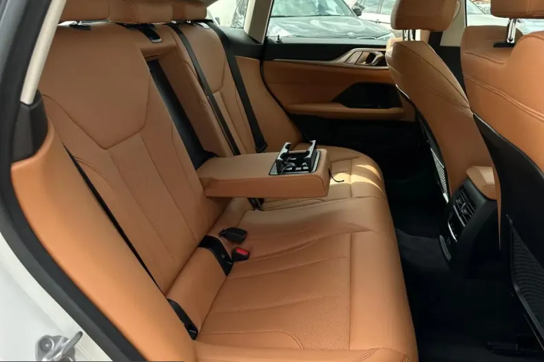 BMW i4 (Seria 4) din 2023 cu 69.202 km - oferta BMW223741 - foto 21