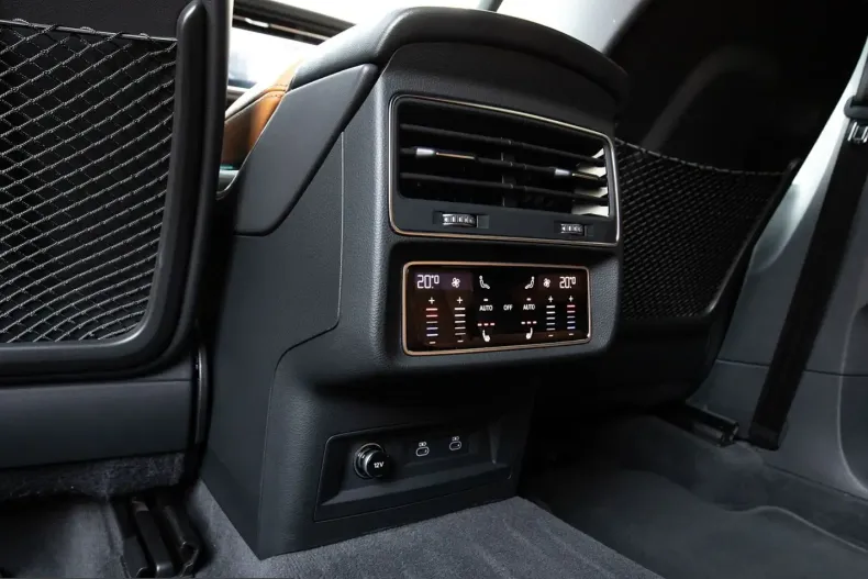 Audi RSQ8 din 2023 cu 70.000 km - oferta AUD223745 - foto 20