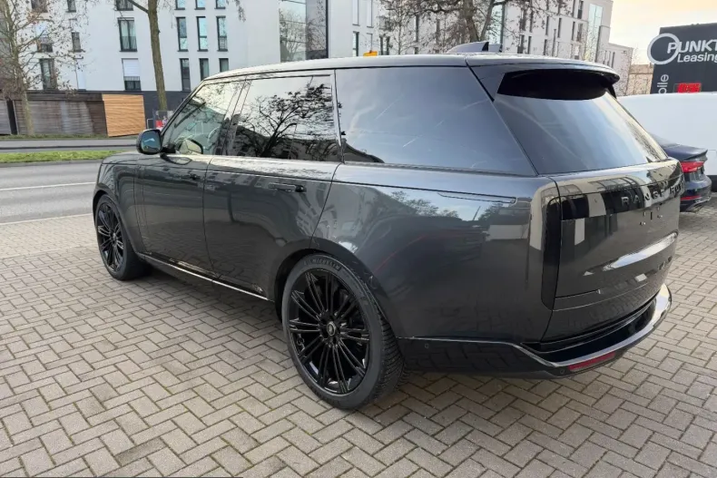 Land Rover Range Rover din 2025 cu 16.900 km - oferta LAN223746 - foto 1