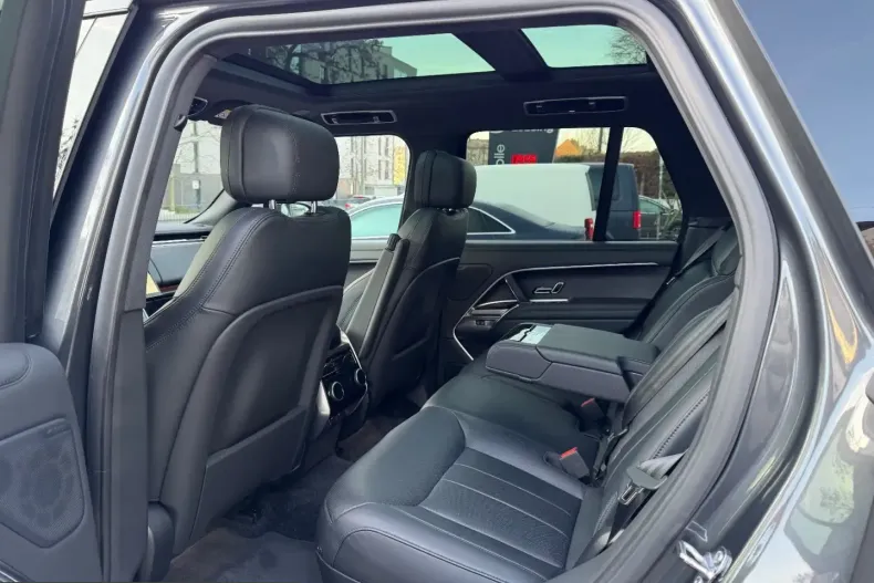 Land Rover Range Rover din 2025 cu 16.900 km - oferta LAN223746 - foto 8