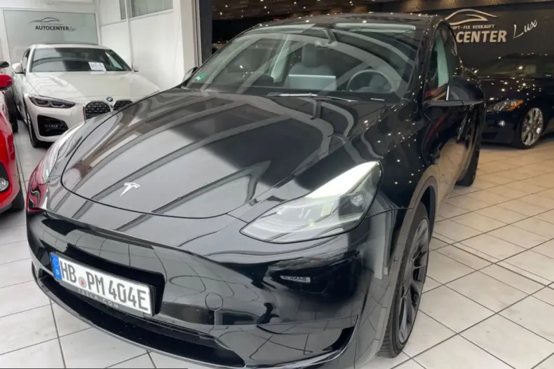 Tesla Model Y din 2023 cu 49.500 km - oferta TES223780 - foto 1