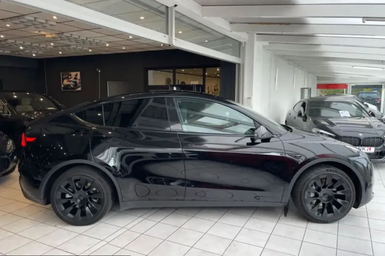Tesla Model Y din 2023 cu 49.500 km - oferta TES223780 - foto 4