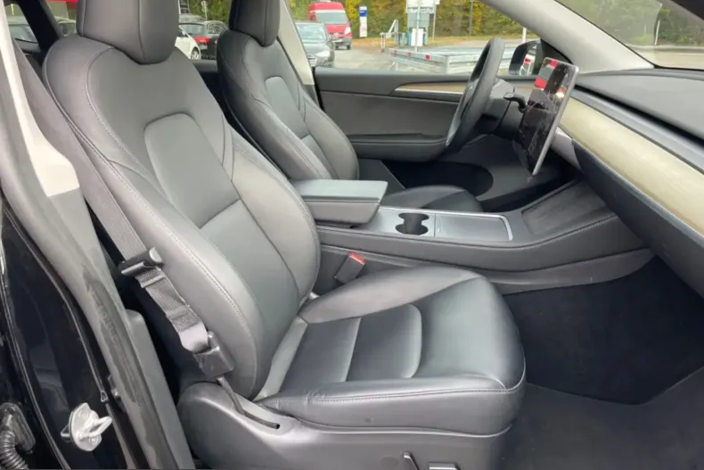 Tesla Model Y din 2023 cu 49.500 km - oferta TES223780 - foto 13