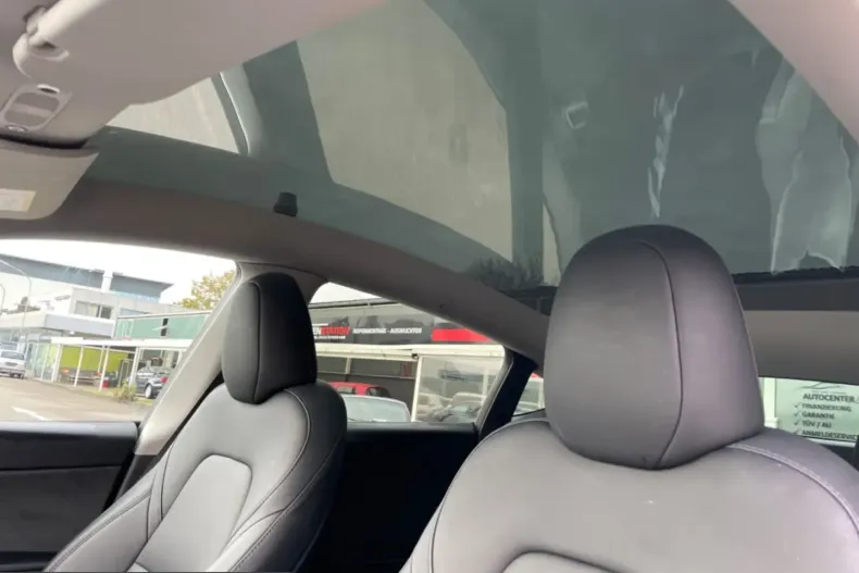 Tesla Model Y din 2023 cu 49.500 km - oferta TES223780 - foto 19