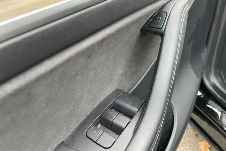 Tesla Model Y din 2023 cu 49.500 km - oferta TES223780 - foto 20
