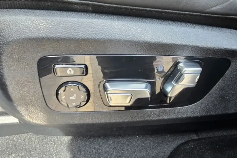 BMW X6 (Seria X) din 2025 cu 25.799 km - oferta BMW223792 - foto 22