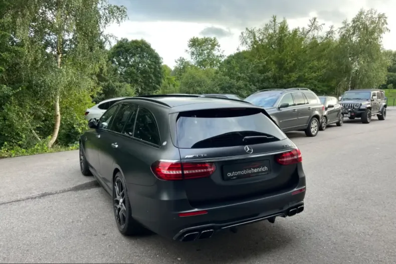 Mercedes-Benz E 63 AMG (Clasa E) din 2023 cu 7.900 km - oferta MER223794 - foto 5
