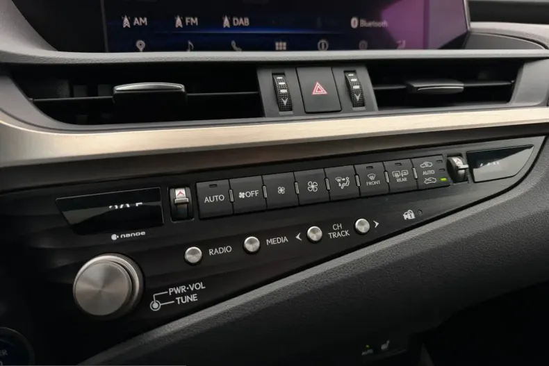 Lexus ES 300 din 2021 cu 60.362 km - oferta LEX223797 - foto 17