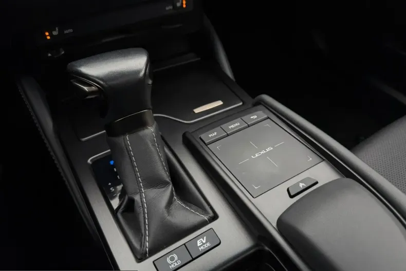 Lexus ES 300 din 2021 cu 60.362 km - oferta LEX223797 - foto 19