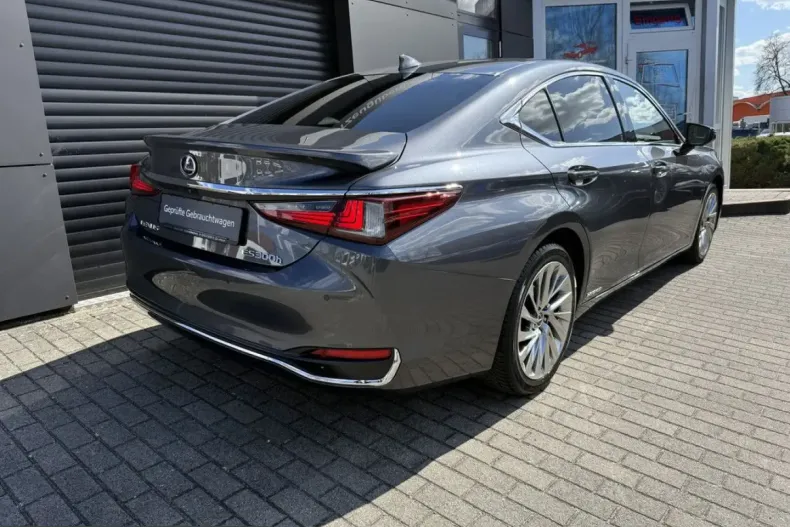 Lexus ES 300 din 2022 cu 73.150 km - oferta LEX223799 - foto 2