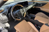 Lexus ES 300 din 2022 cu 73.150 km - oferta LEX223799 - foto 9