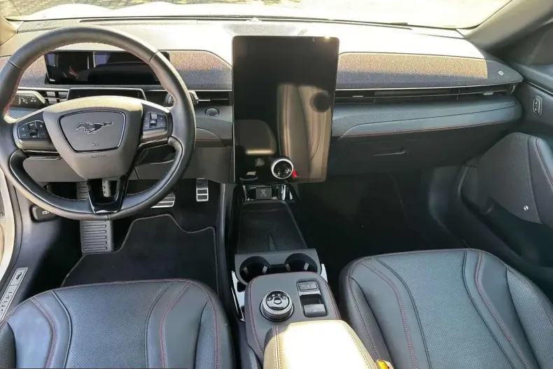 Ford Mustang Mach-E din 2023 cu 17.000 km - oferta FOR223808 - foto 8