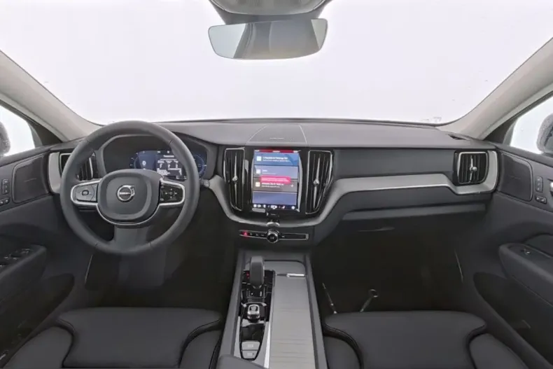 Volvo XC60 din 2025 cu 23.219 km - oferta VOL223815 - foto 5
