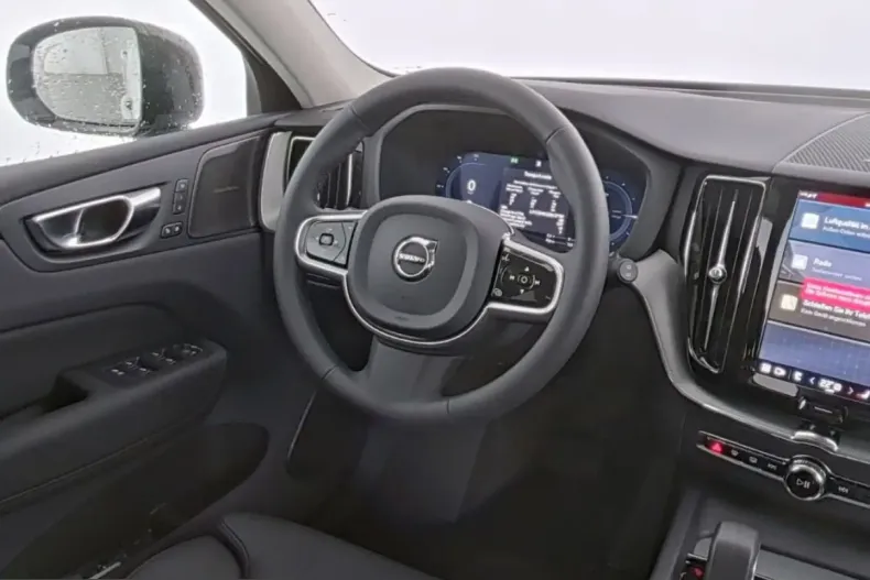 Volvo XC60 din 2025 cu 23.219 km - oferta VOL223815 - foto 14