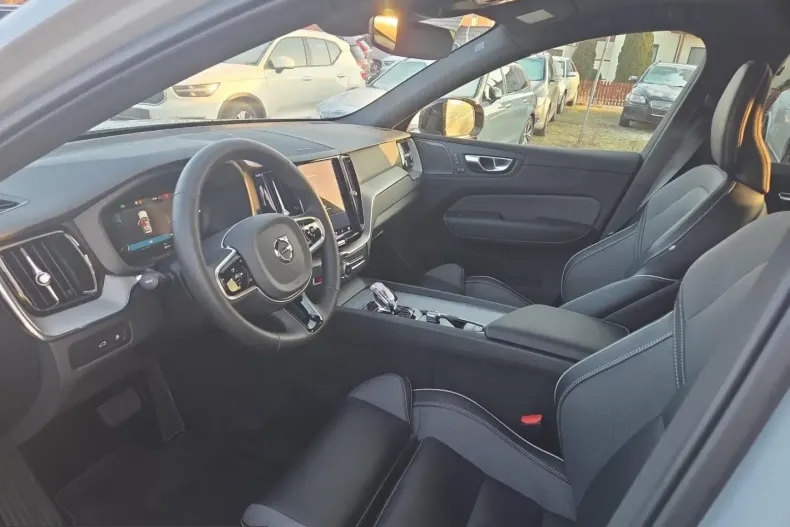 Volvo XC60 din 2025 cu 31.459 km - oferta VOL223817 - foto 11