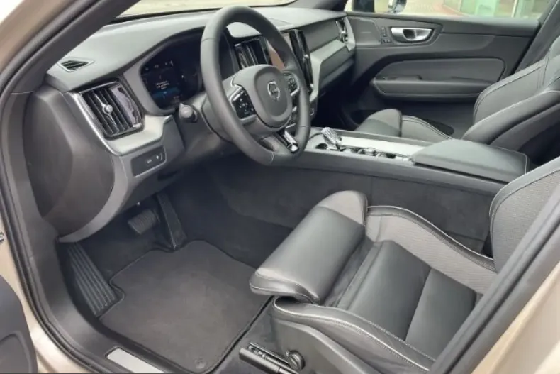 Volvo XC60 din 2024 cu 20.269 km - oferta VOL223818 - foto 11