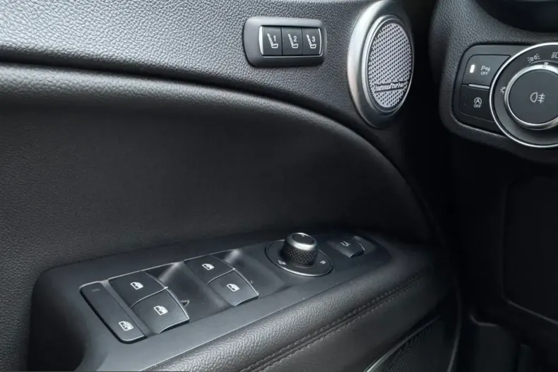 Alfa Romeo Stelvio din 2023 cu 27.979 km - oferta ALF223821 - foto 20