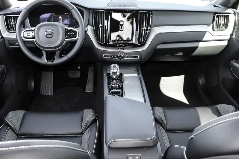 Volvo XC60 din 2024 cu 15.162 km - oferta VOL223822 - foto 5