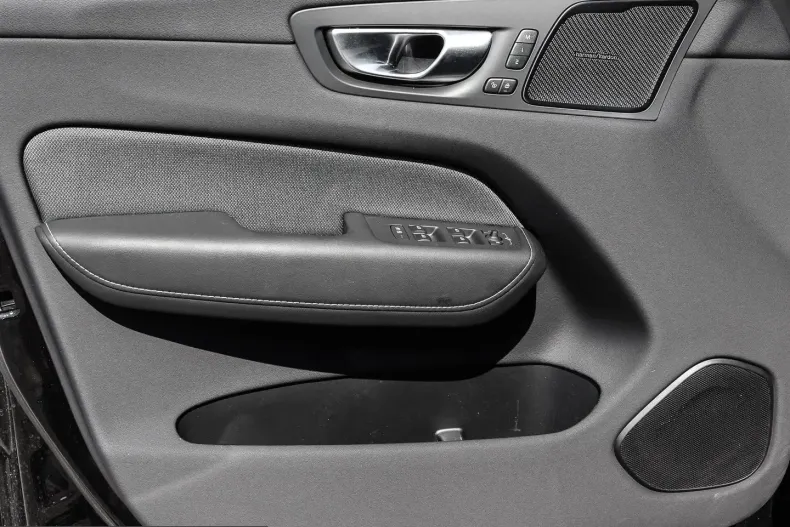 Volvo XC60 din 2024 cu 15.162 km - oferta VOL223822 - foto 10