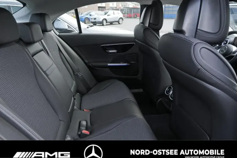 Mercedes-Benz C 300 (Clasa C) din 2023 cu 10.753 km - oferta MER223832 - foto 11