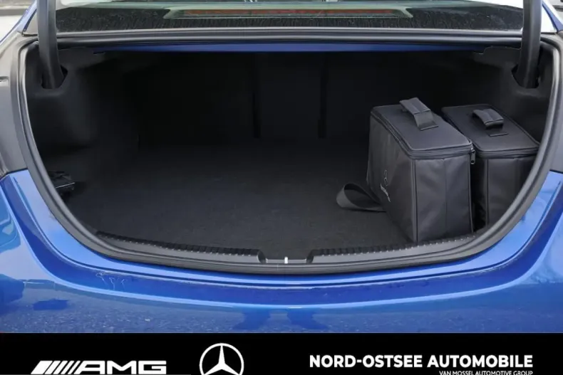 Mercedes-Benz C 300 (Clasa C) din 2023 cu 10.753 km - oferta MER223832 - foto 13