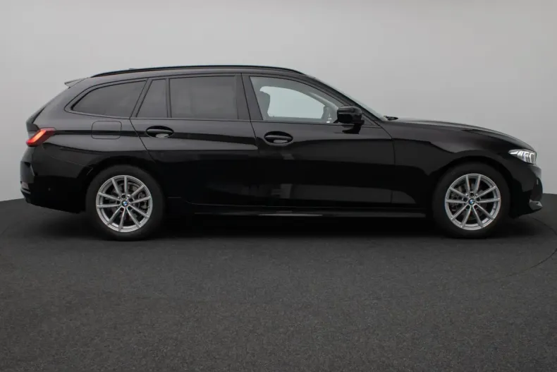 BMW 318i (Seria 3) din 2025 cu 19.123 km - oferta BMW223834 - foto 4