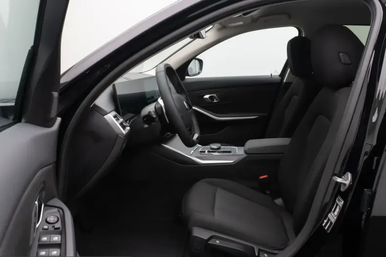 BMW 318i (Seria 3) din 2025 cu 19.123 km - oferta BMW223834 - foto 19