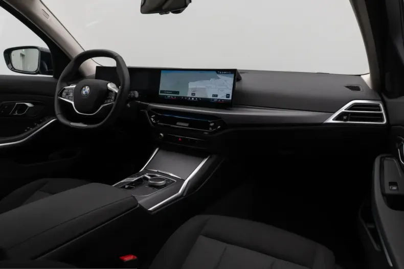 BMW 318i (Seria 3) din 2025 cu 19.123 km - oferta BMW223834 - foto 39