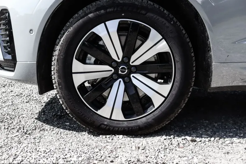 Volvo XC60 din 2024 cu 19.499 km - oferta VOL223839 - foto 3