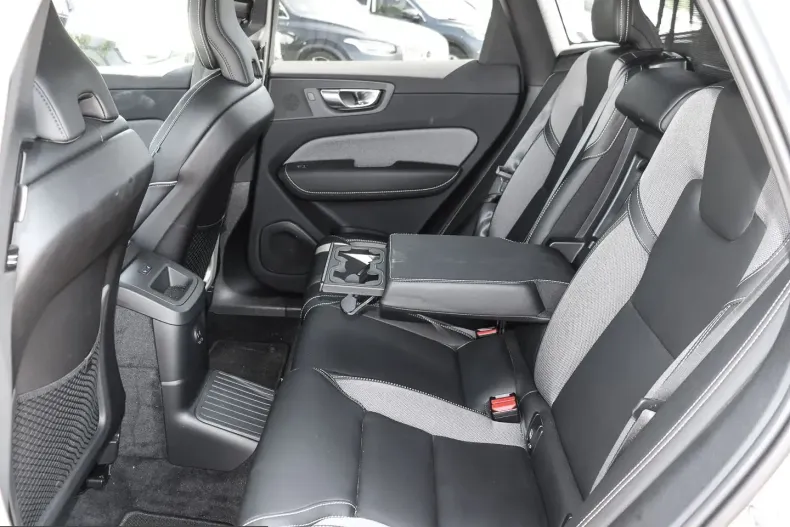 Volvo XC60 din 2024 cu 19.499 km - oferta VOL223839 - foto 14